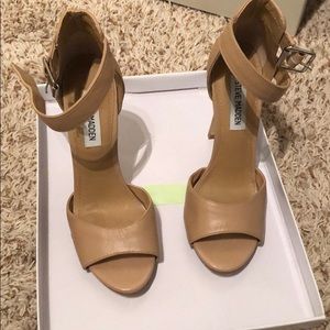 Nude Steve Madden heels. Worn once.